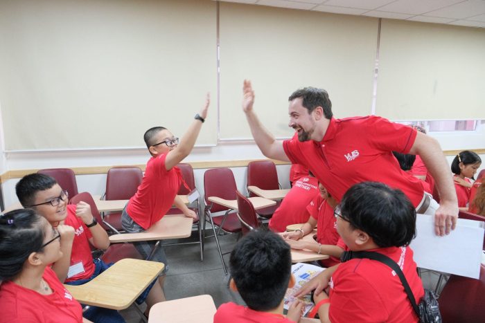 quang cao lop hoc 700x467